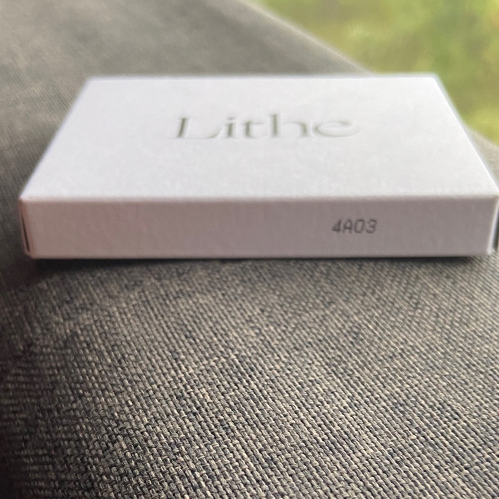🏷️ BNIB Lithe Eyeshadow Palette - Elegant Shades - Picture 9 of 16